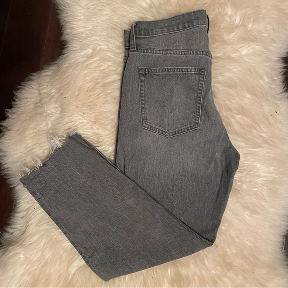 Petite High Rise Cheeky Straight Jeans in Sky Grey - Picture 3 of 4